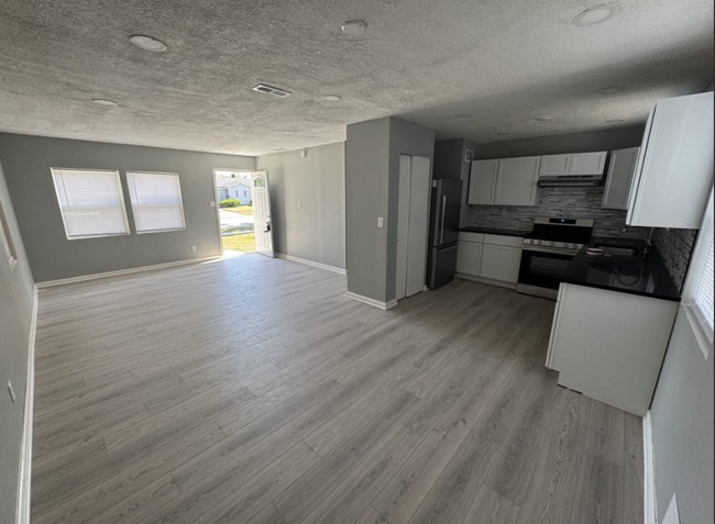 Photo - 4420 W 19th Plaza