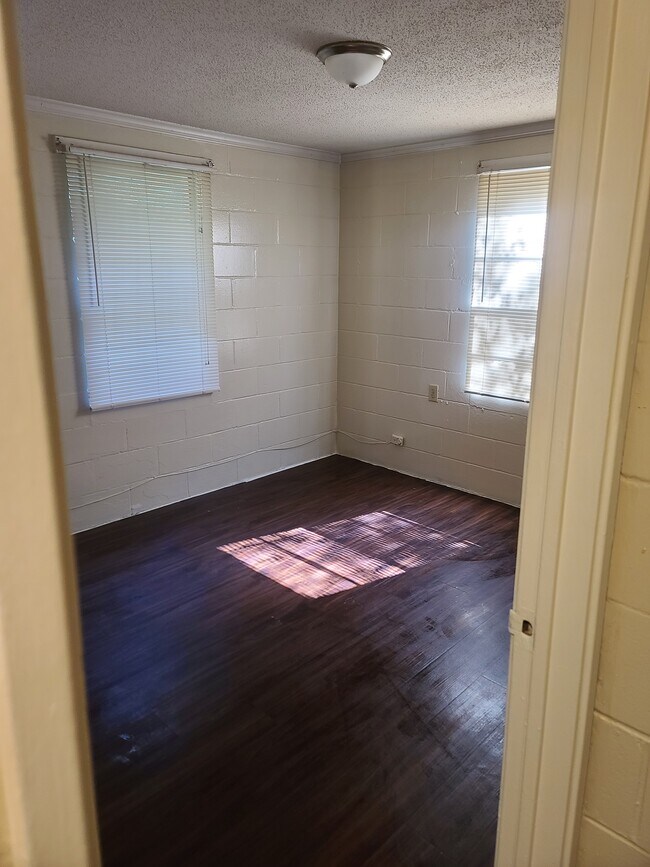 Photo - 404 Lumpkin St Unidad A