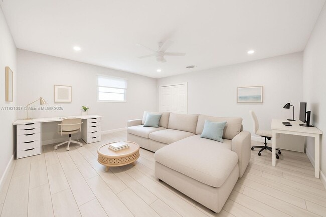 Photo - 341 Island Dr