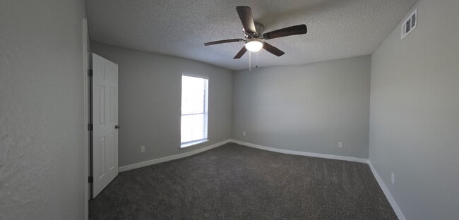 Photo - Skylar Pointe