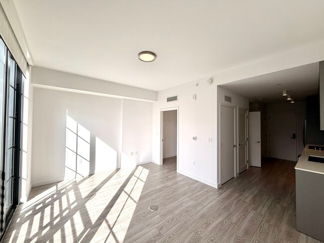 Photo - 218 NW 34th St Unidad S4