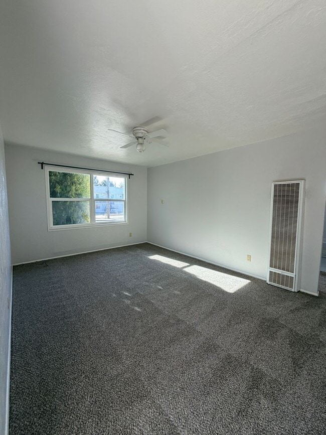 Photo - 402 E 18th St Unidad 402