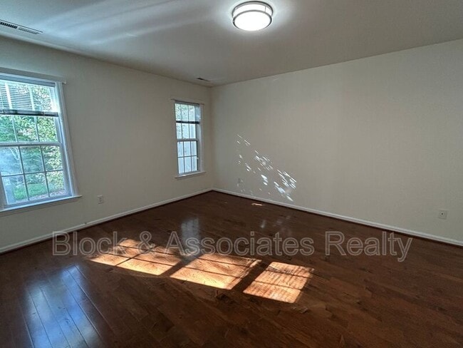 Photo - 7500 Riverside Ct