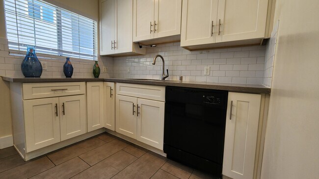 Photo - 18009 Bullock St