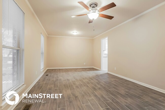 Photo - 1845 3rd Pl NE