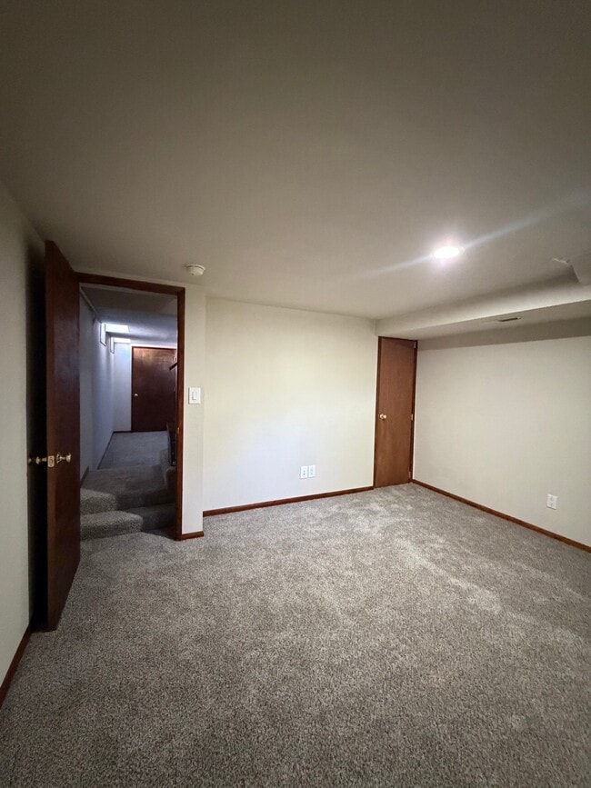 Building Photo - 4821 NE 42nd Ave