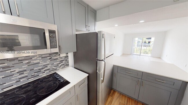 Photo - 453 SW 2nd St Unit 301C