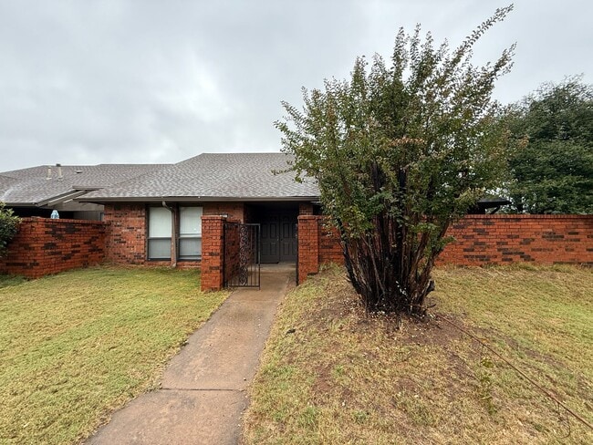 Photo - Huge Master Suite, culd-du-sac, Jenks Scho...