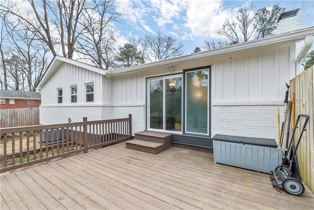 Photo - 153 Melinda Way SE