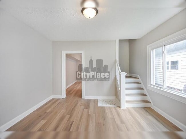 Photo - 608 N Oakland Ave