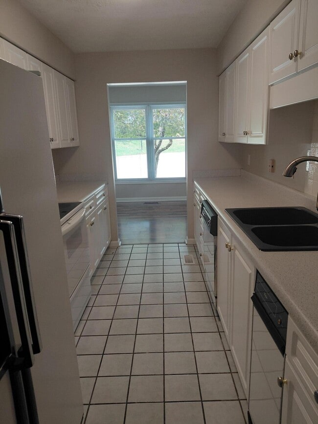 Photo - 3501 Lakeside Ct