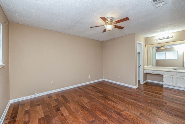 Photo - 16778 Glen Eagle Dr N