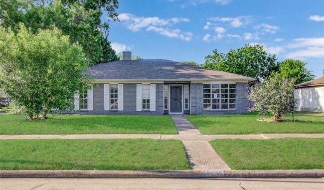 Building Photo - 9430 Claridge Dr