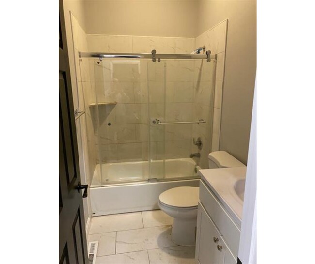 Photo - 833 N Fulton Ave Unidad 1F Available W/Bath $900