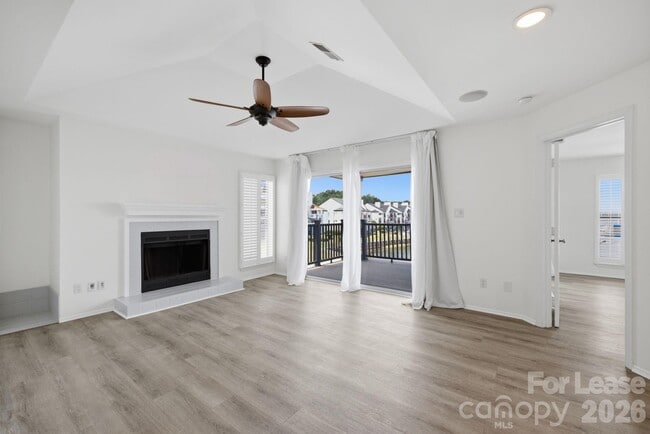Photo - 18883 Vineyard Point Ln