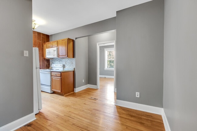 Photo - 5012 Chippewa St