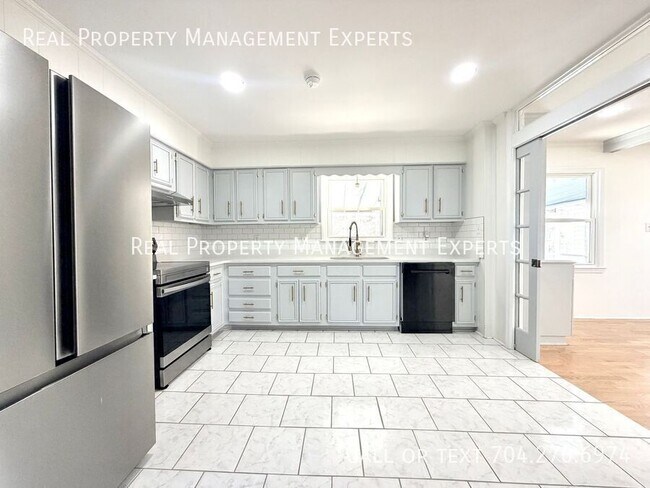 Photo - 10109 Windrift Rd