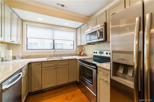 Photo - 170 Birchwood Cl
