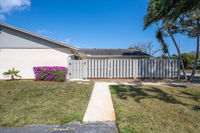 Photo - 8007 Ambach Way