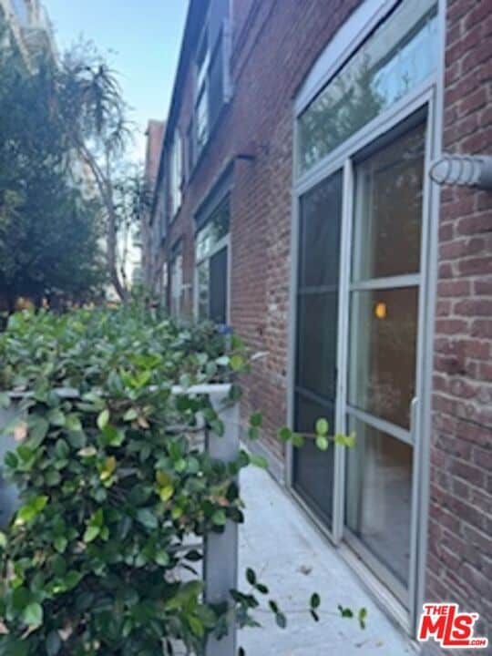 Building Photo - 527 Molino St Unit 122 Rental