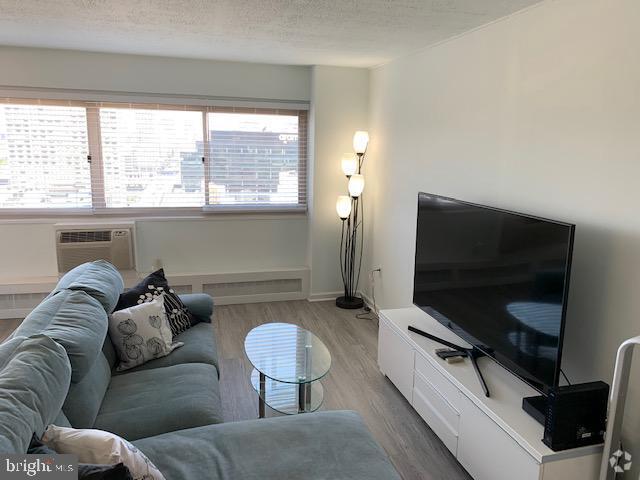Building Photo - 2101-17 Chestnut St Unit 1716 Rental