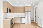2BR, 2BA - 650SF - Kitchen