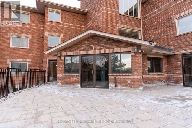 Photo - 1 Quail Crescent Unit 312