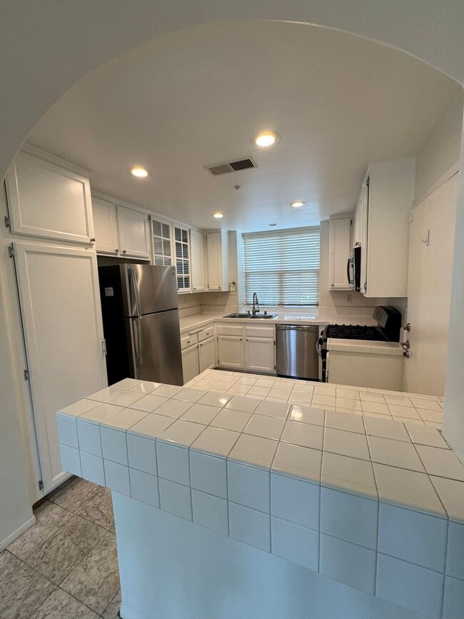 Photo - Spacious Tustin Condo with Private Patio