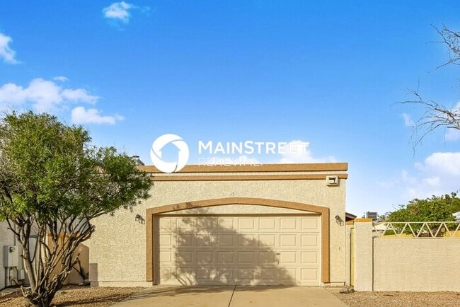 Building Photo - 3 Bedroom Pet-Friendly Home in Phoenix, AZ with Main Street Renewal
