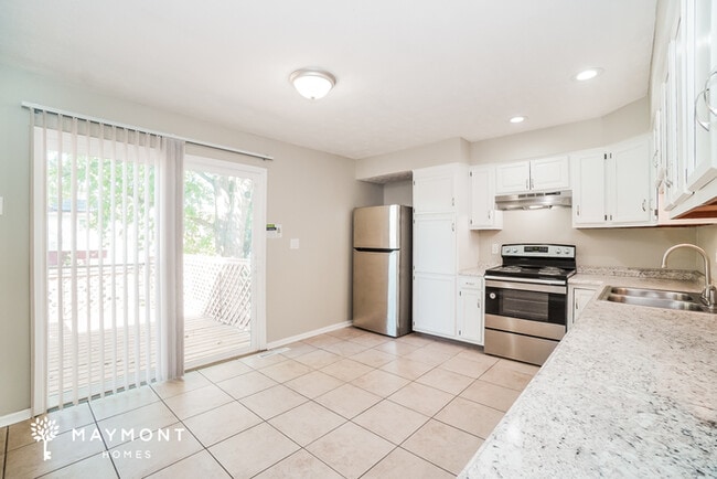 Photo - 3747 Christie Rd E