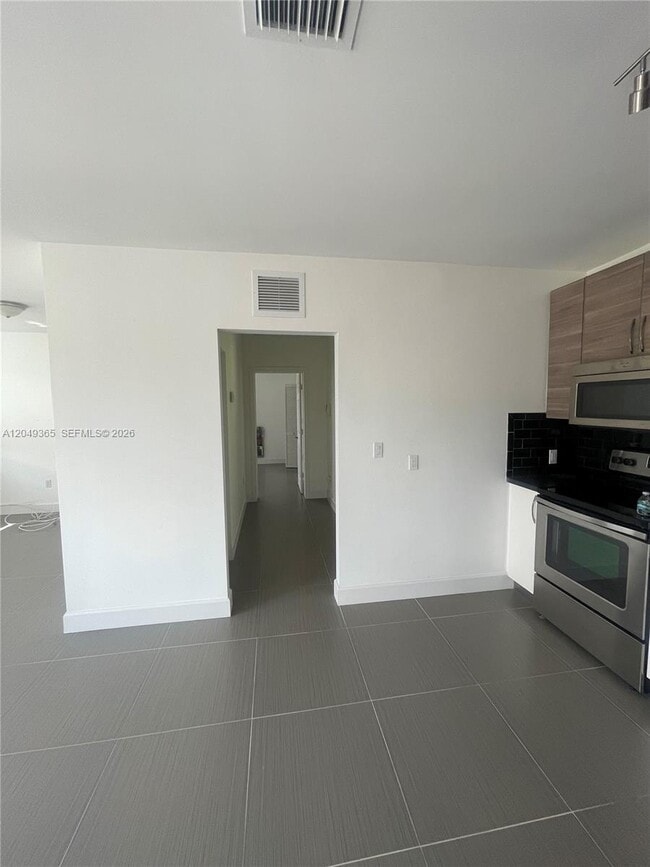 Photo - 545 NW 121st St