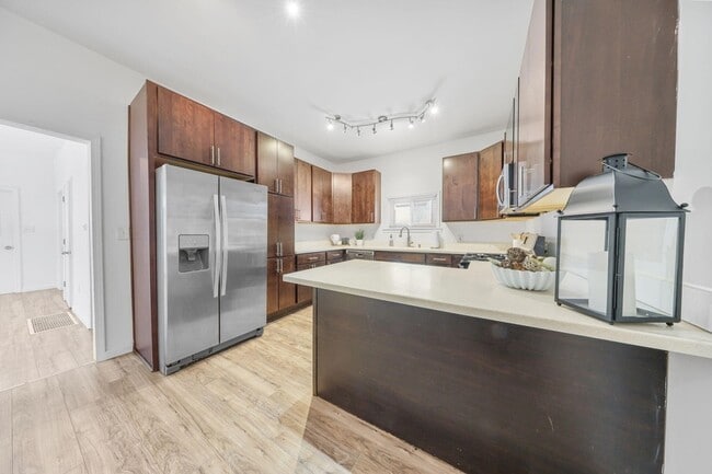 Photo - 820 Brown St