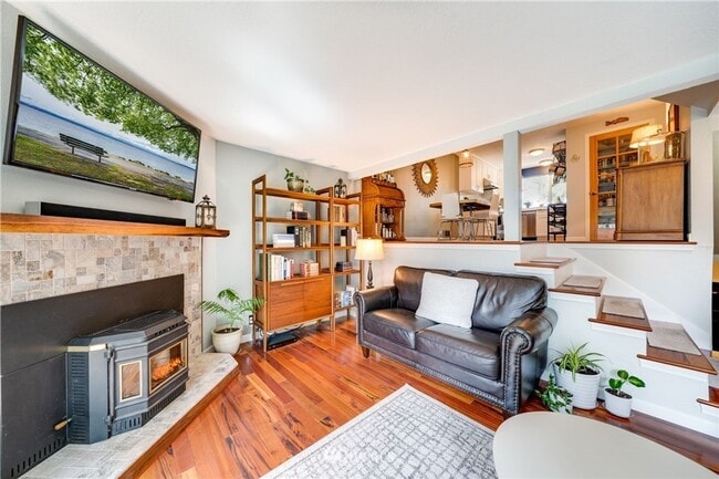 Photo - Beautifully Remodeled 2 bed/1.5 Bath Townh...