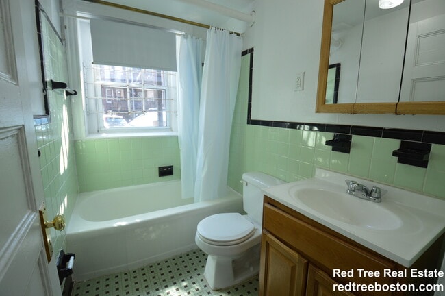 Photo - 1589 Beacon St Unit B