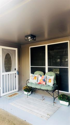 Photo - 103 N Summit St