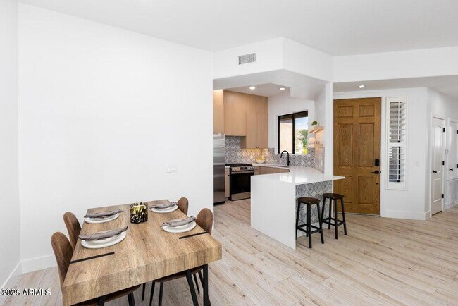 Photo - 7027 N Scottsdale Rd Unit 225