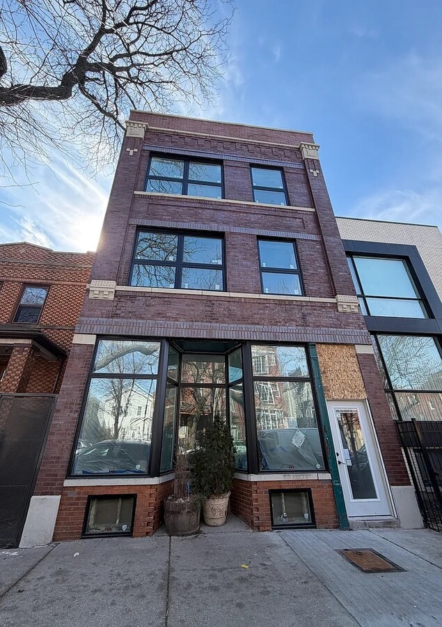 Photo - 1751 W Superior St