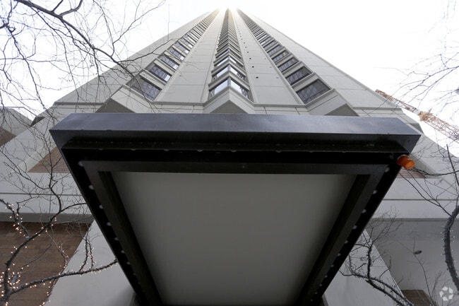 Photo - 400 E Ohio St