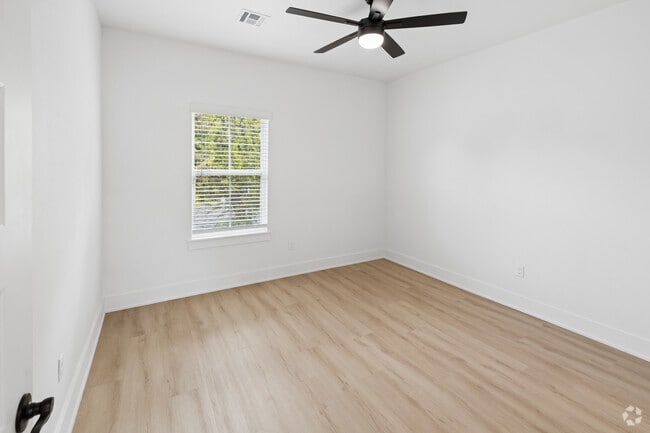 4BR, 4BA - 1,950SF - Forth Bedroom
