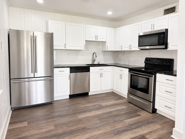 Photo - 3 bedroom 2 bathroom - Water Included-Available now