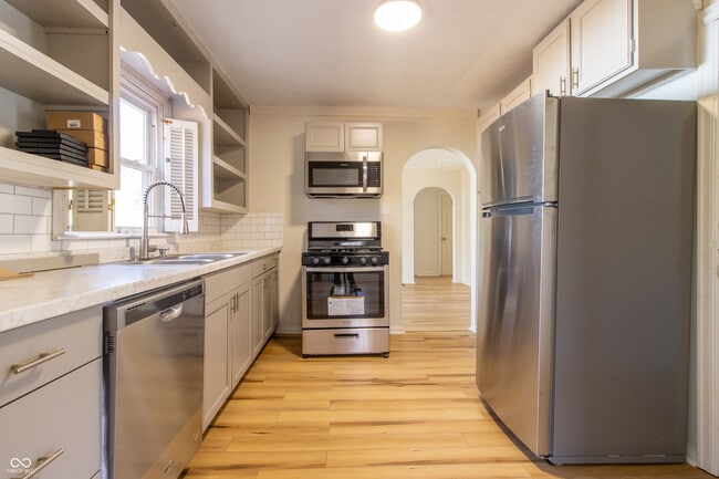 Photo - 1730 E 75th St