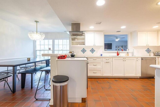 Photo - 6106 Cherrylawn Cir