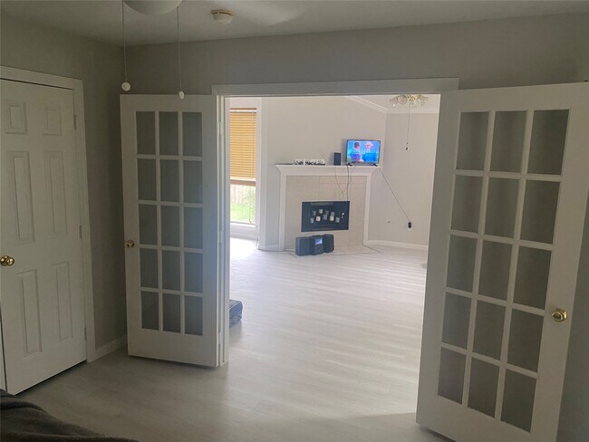 Photo - 15330 Geral Ln