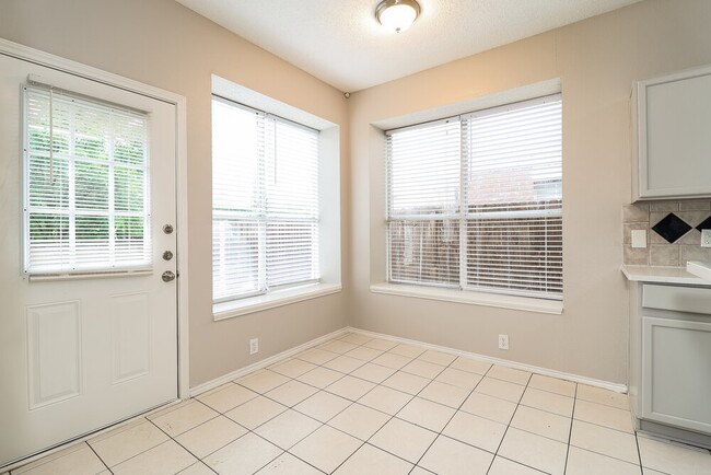 Photo - 3336 Raleigh Dr