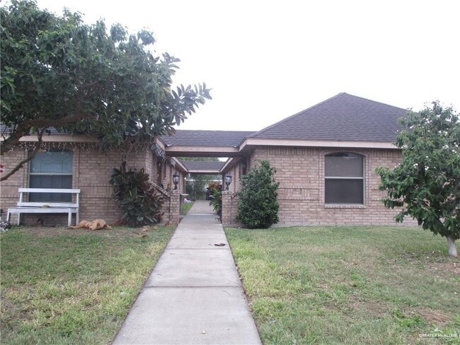 Building Photo - 11 West Dr Unit C