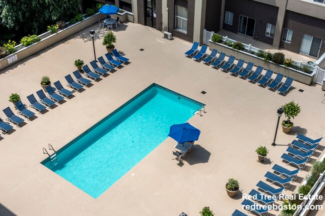 Photo - 1079 Commonwealth Ave Unidad 454