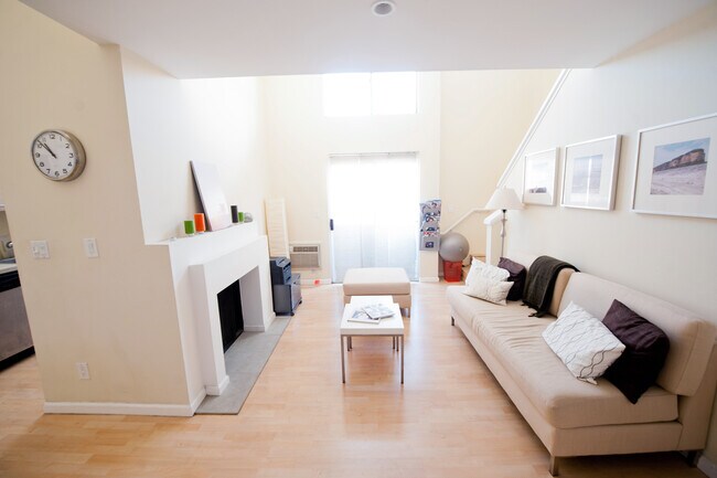 Photo - 2471 Sawtelle Blvd Unidad 204