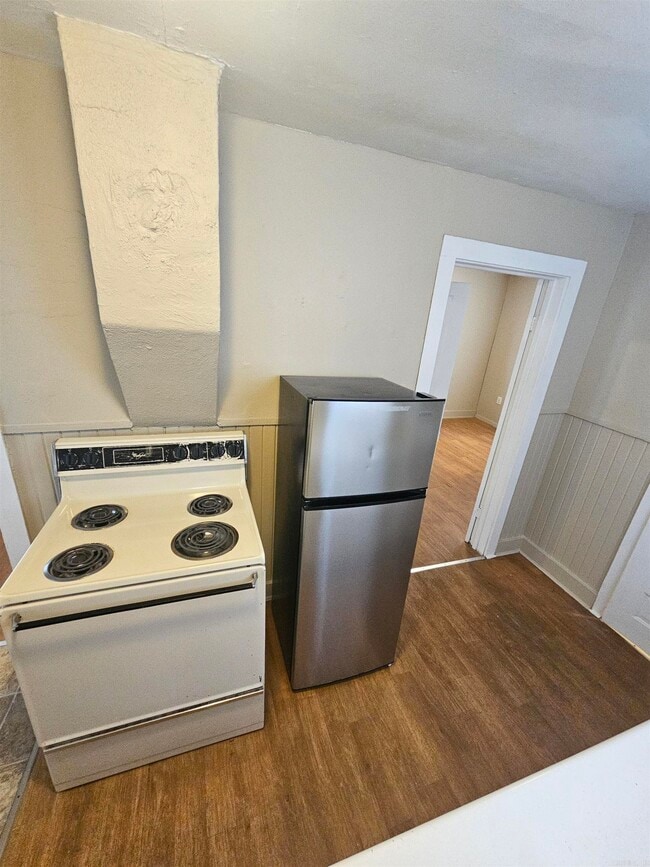 Photo - 916 N Poplar St Townhome