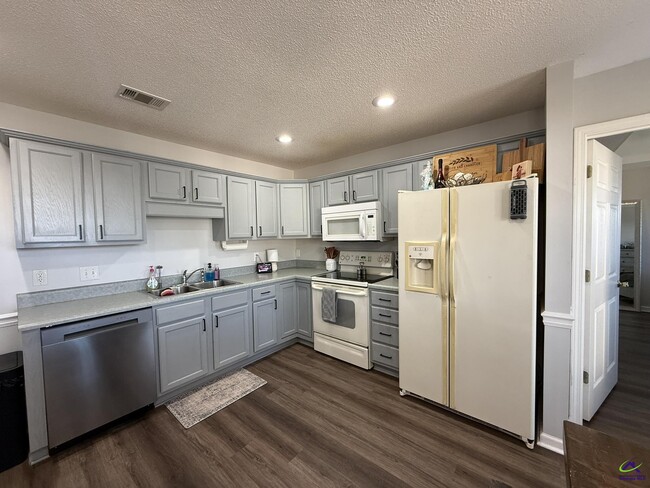 Photo - 107 White Tail Ln