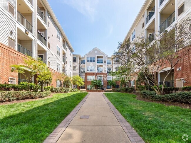 Building Photo - 4862 Eisenhower Ave Unit 359 Rental